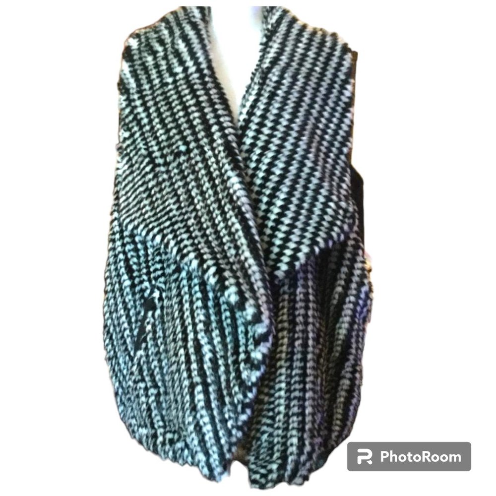 Maxwell Studio Women's Plus Faux Fur Vest